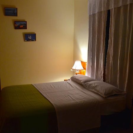 Dolphin House Hotel Puerto Baquerizo Moreno Ngoại thất bức ảnh