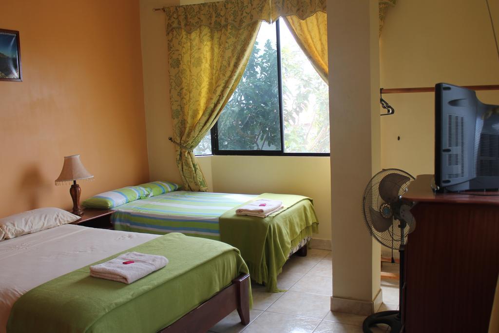 Dolphin House Hotel Puerto Baquerizo Moreno Ngoại thất bức ảnh