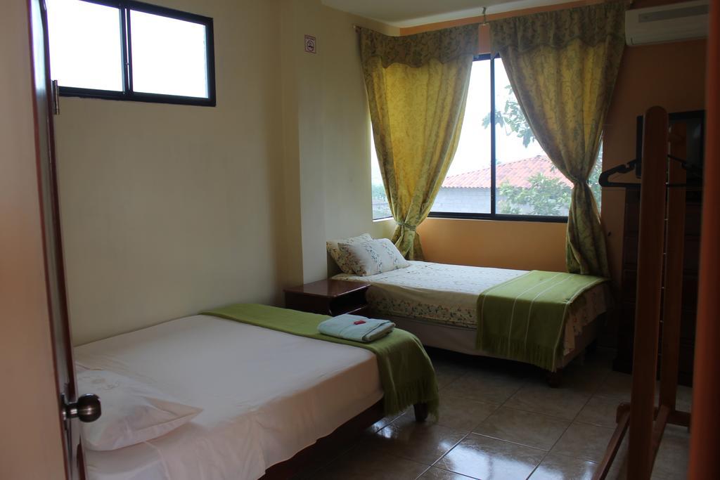 Dolphin House Hotel Puerto Baquerizo Moreno Ngoại thất bức ảnh