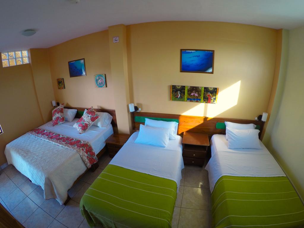 Dolphin House Hotel Puerto Baquerizo Moreno Ngoại thất bức ảnh