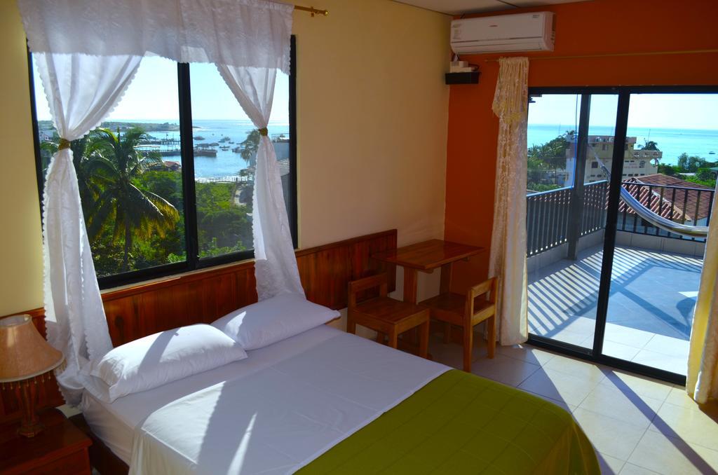 Dolphin House Hotel Puerto Baquerizo Moreno Ngoại thất bức ảnh