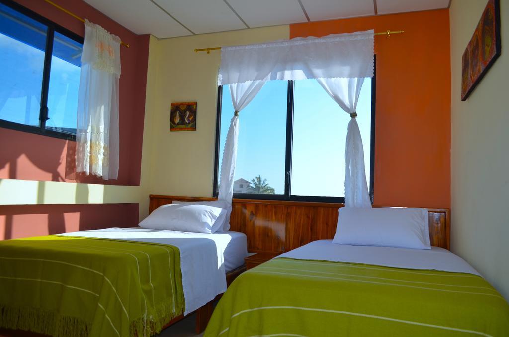 Dolphin House Hotel Puerto Baquerizo Moreno Ngoại thất bức ảnh