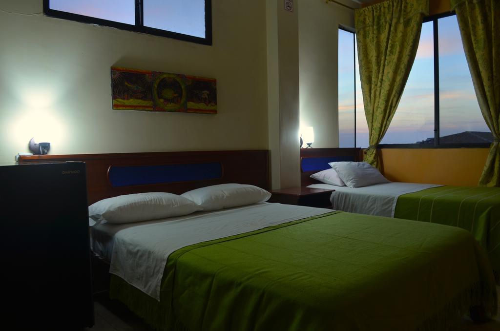 Dolphin House Hotel Puerto Baquerizo Moreno Ngoại thất bức ảnh