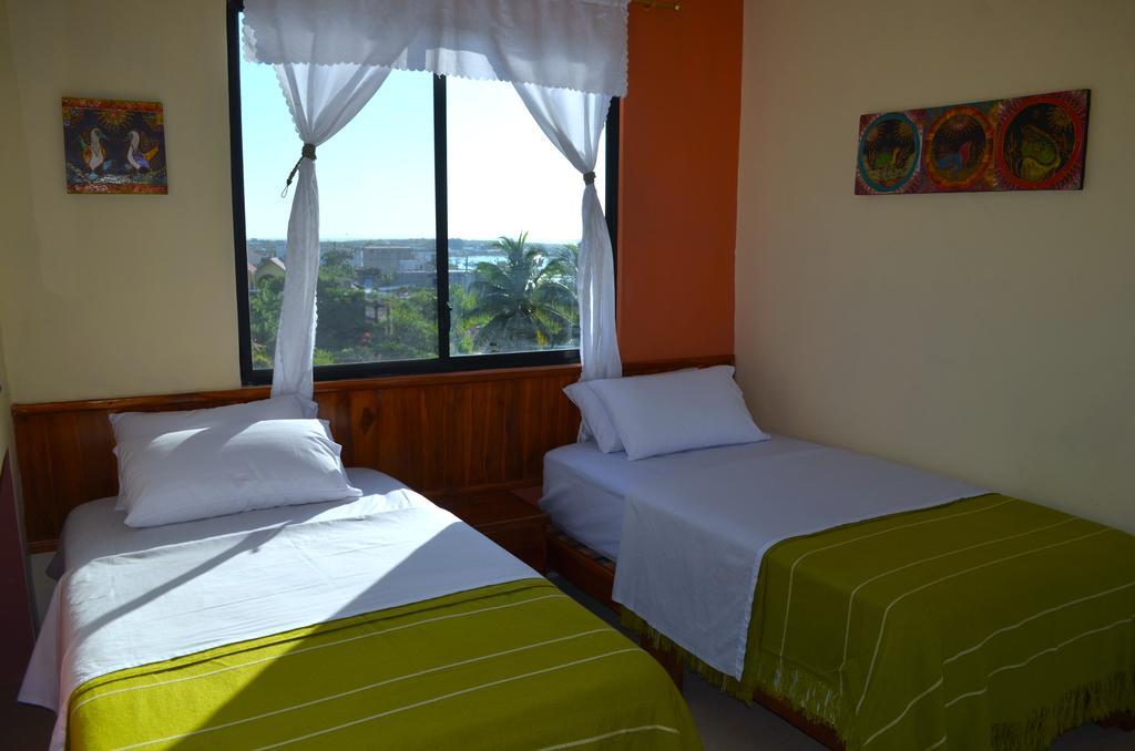 Dolphin House Hotel Puerto Baquerizo Moreno Ngoại thất bức ảnh