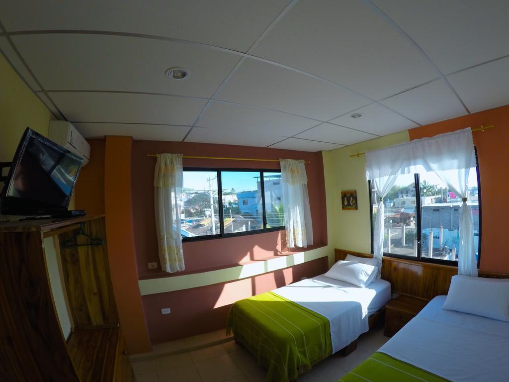 Dolphin House Hotel Puerto Baquerizo Moreno Ngoại thất bức ảnh